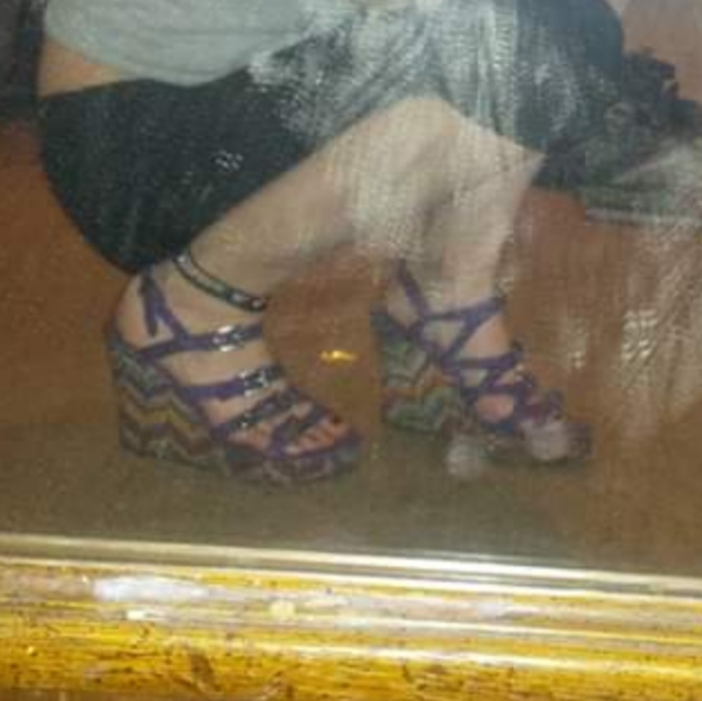 High Heels - Picture 2 of 3